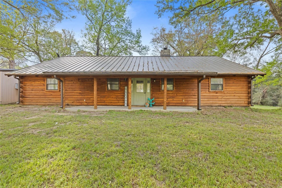 Unit for sale at 110 Southwood Forest Road, Huntsville, TX 77340