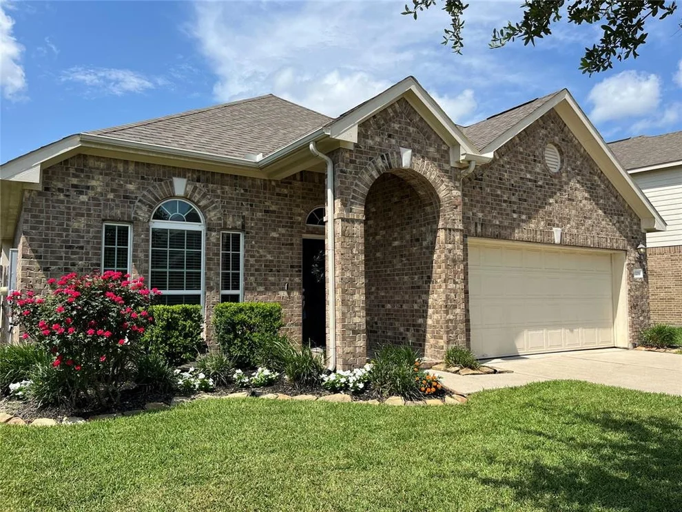 Unit for sale at 13215 Dover Bluff Drive, Rosharon, TX 77583