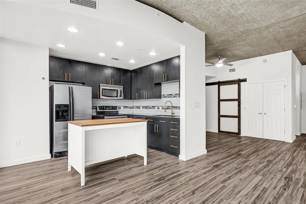 Unit for sale at 5925 Almeda Road, Houston, TX 77004