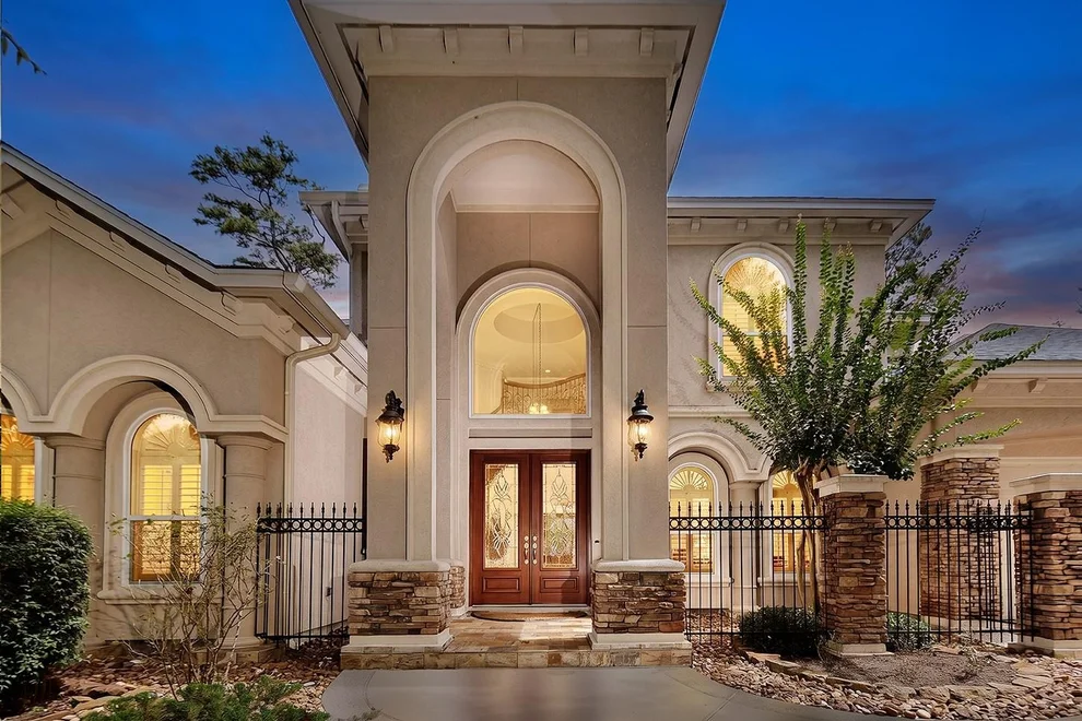 Unit for sale at 10 Snow Pond Place, The Woodlands, TX 77382