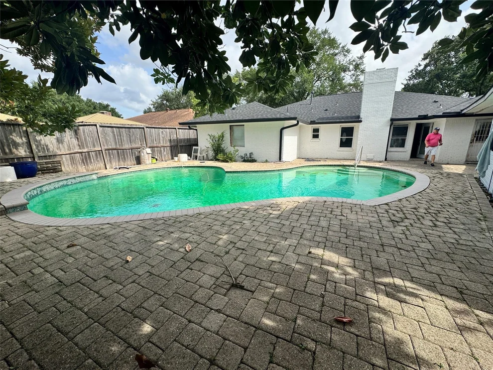 Unit for sale at 7706 Braesview Lane, Houston, TX 77071