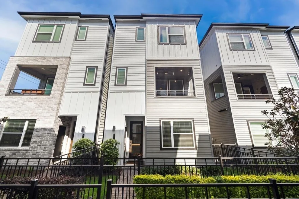 Unit for sale at 1051 Timbergrove Yards Lane, Houston, TX 77008