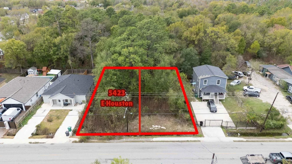 Unit for sale at 5423 E Houston Road, Houston, TX 77028