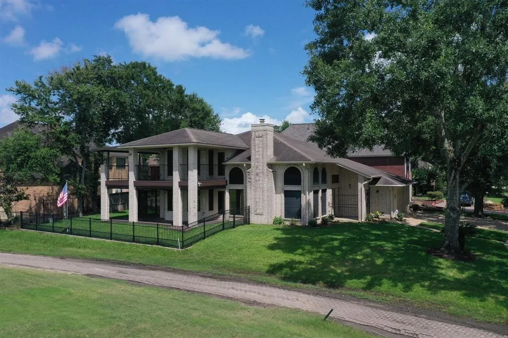 Unit for sale at 2652 Greenville Drive, League City, TX 77573