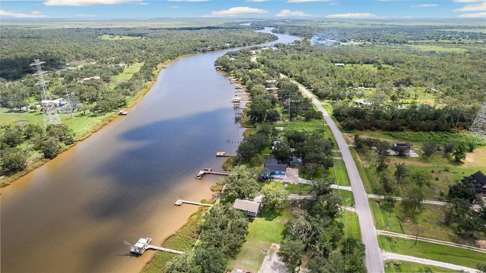 Unit for sale at 6396 County Road 659, Brazoria, TX 77422