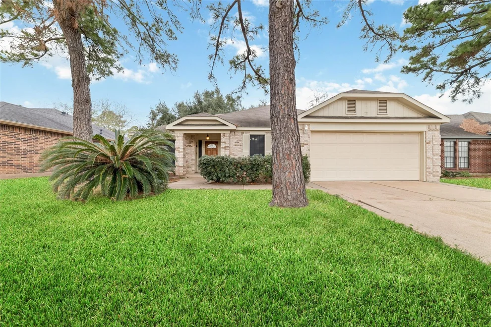 Unit for sale at 17902 Autumn Hills Drive, Houston, TX 77084