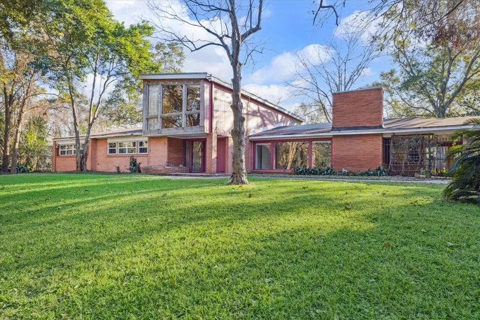 Unit for sale at 3402 S Parkwood Drive, Houston, TX 77021