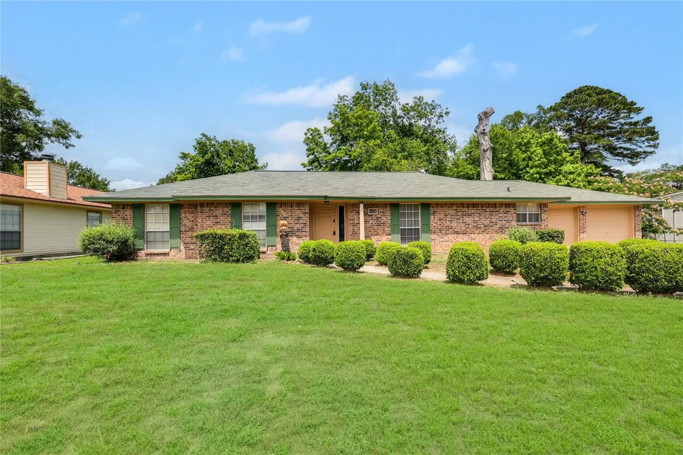 Unit for sale at 14256 Shadow Bay Drive, Willis, TX 77318