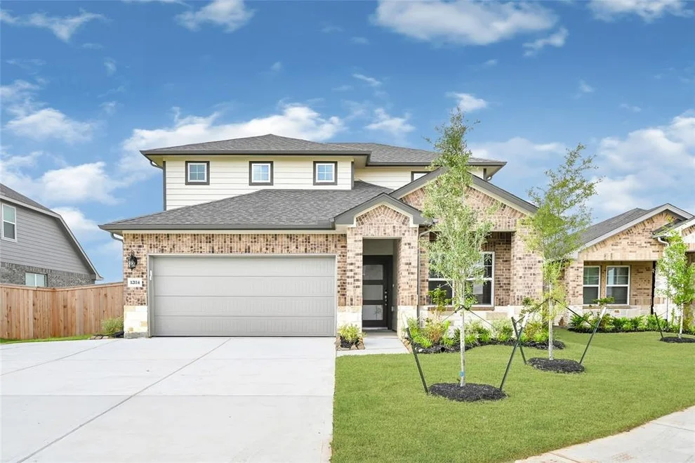Unit for sale at 12114 Willow Hollow Lane, Baytown, TX 77523