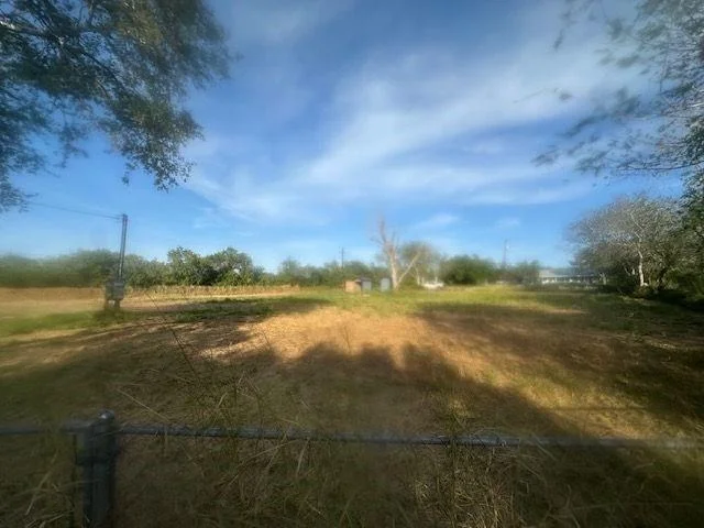 Unit for sale at 101 Lake Wood Drive, Lakeside, TX 78368