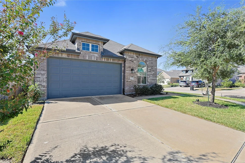 Unit for sale at 5131 Mint Orchard Drive, Houston, TX 77066