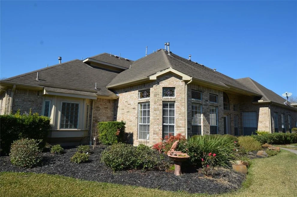 Unit for sale at 76 Champion Villa Drive, Houston, TX 77069