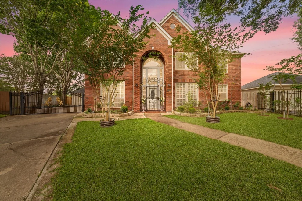 Unit for sale at 3430 Shadowwalk Drive, Houston, TX 77082