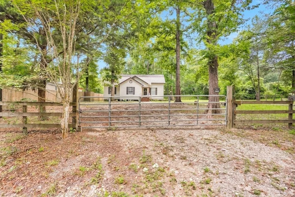 Unit for sale at 264 Buck Owens Road, Livingston, TX 77351