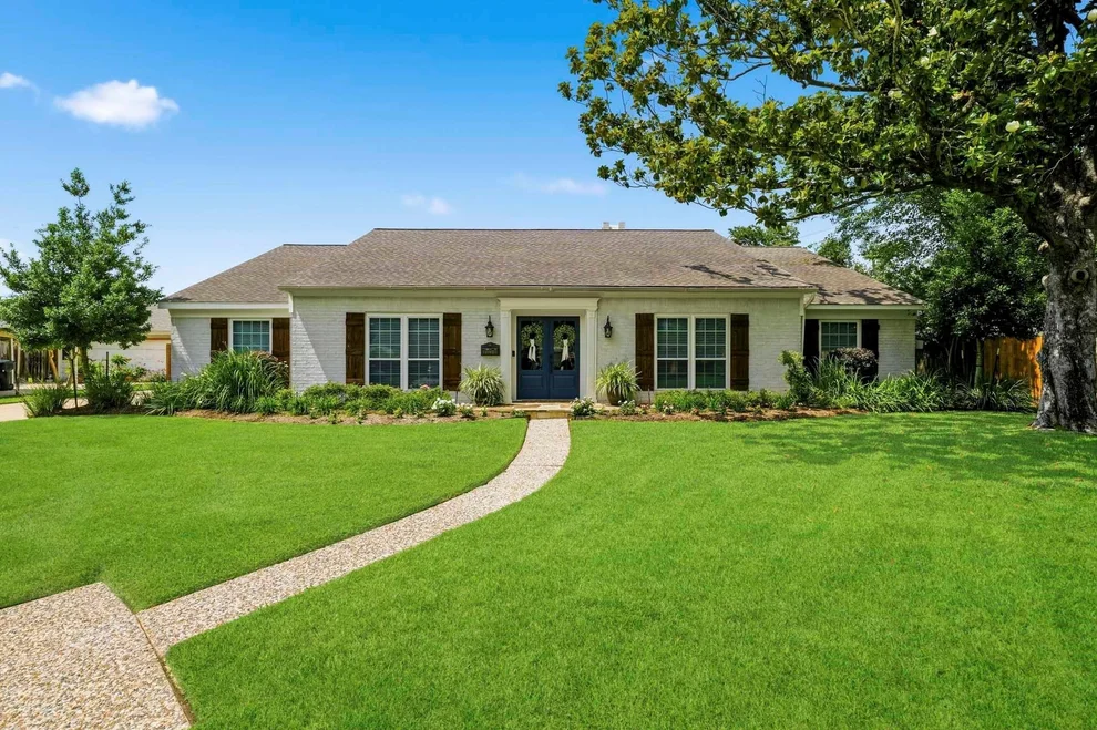 Unit for sale at 10002 Springwood Forest Drive, Houston, TX 77080