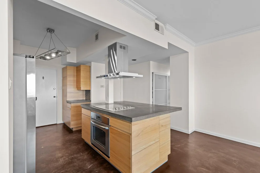 Unit for sale at 5000 Montrose Boulevard, Houston, TX 77006
