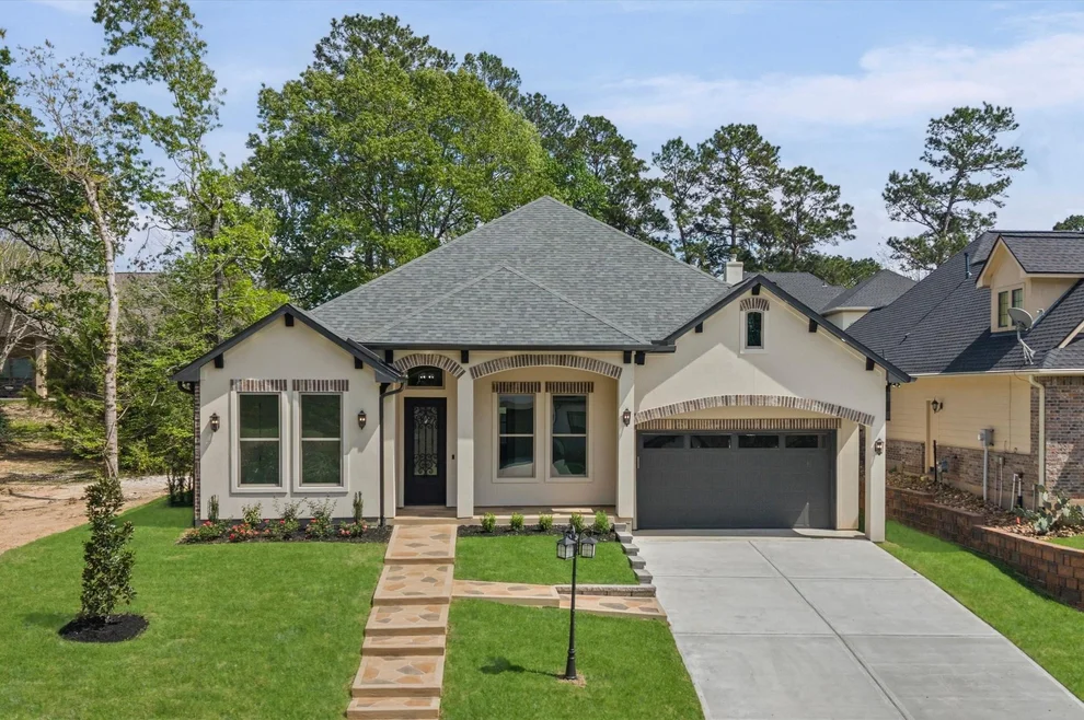 Unit for sale at 205 Blue Hill Drive, Montgomery, TX 77356