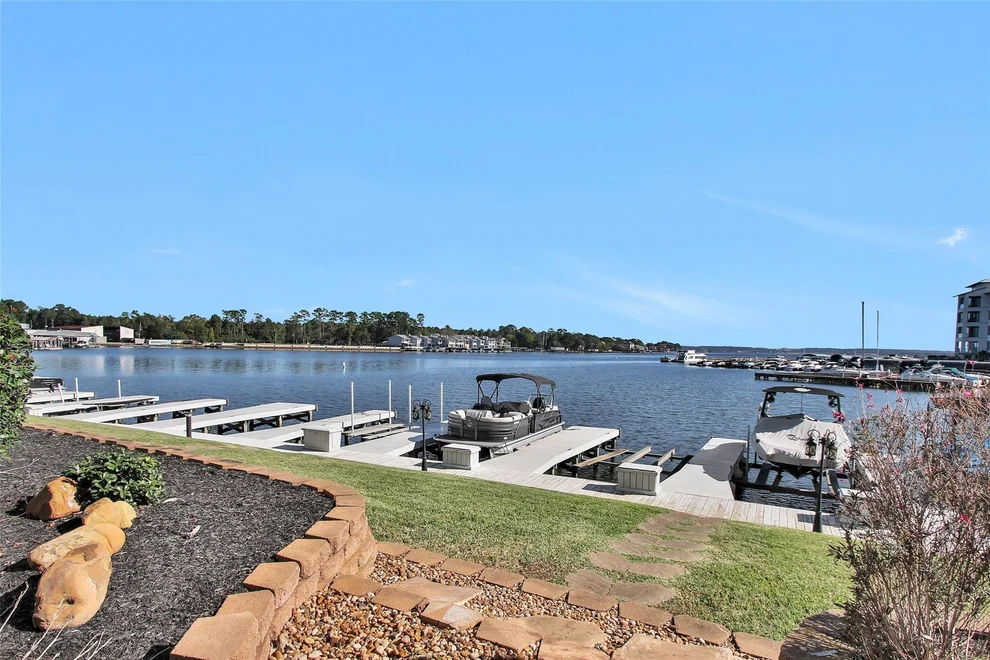 Unit for sale at 168 Lake Point C103 Boulevard, Conroe, TX 77356