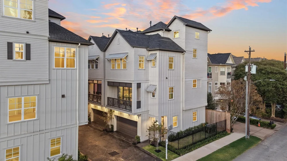 Unit for sale at 4026 Blossom Street, Houston, TX 77007