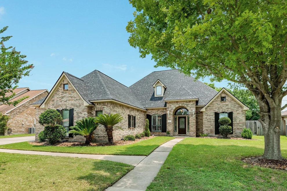 Unit for sale at 607 Walnut Street, Lake Jackson, TX 77566
