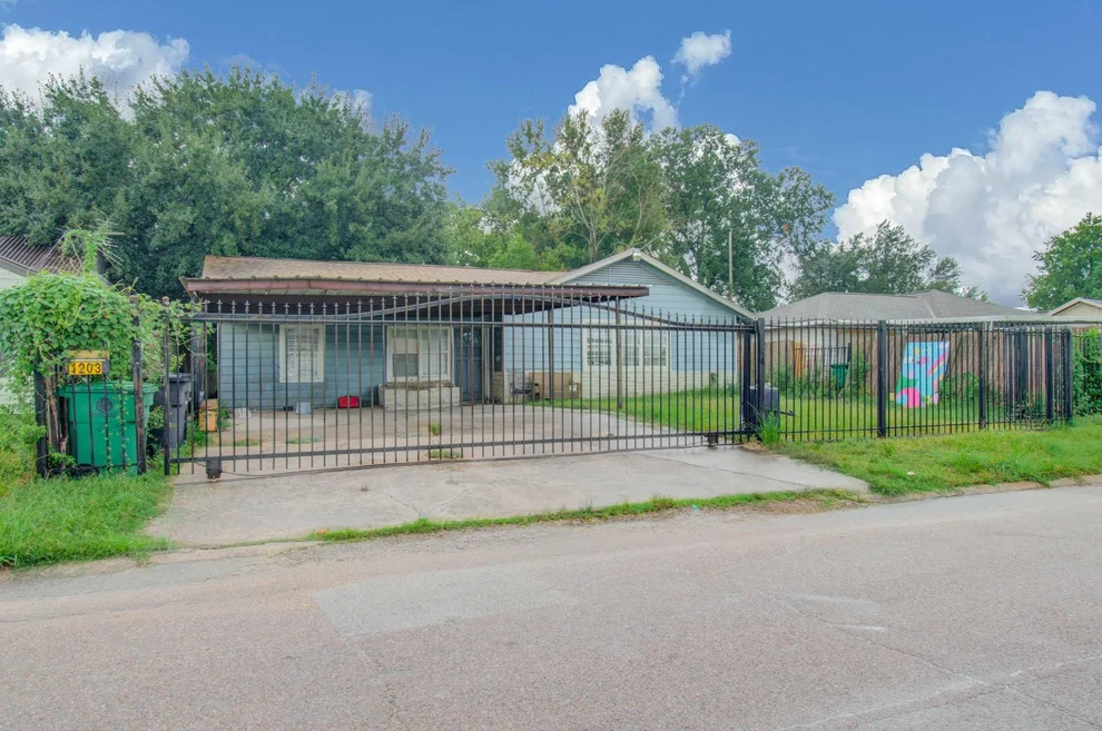 Unit for sale at 1203 Ruell Street, Houston, TX 77017