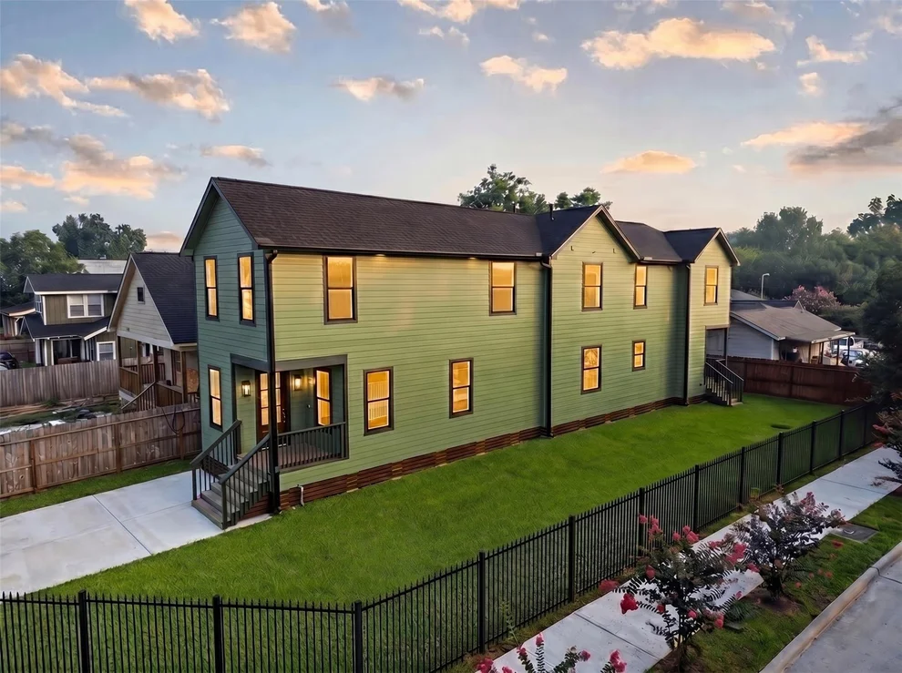 Unit for sale at 4541 Walker St, Houston, TX 77023