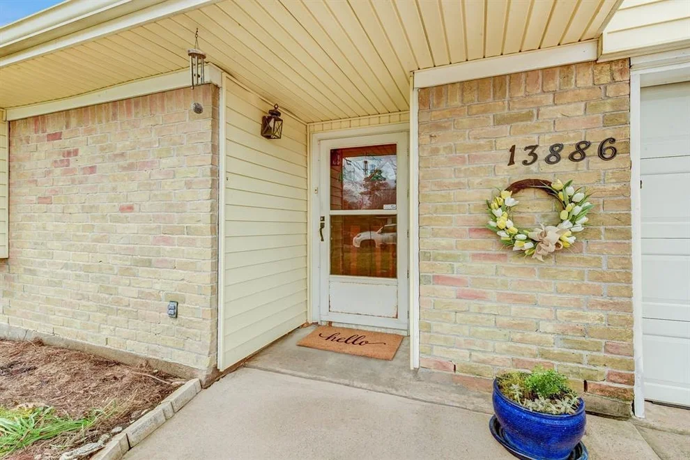 Unit for sale at 13886 Foxford Way, Houston, TX 77015