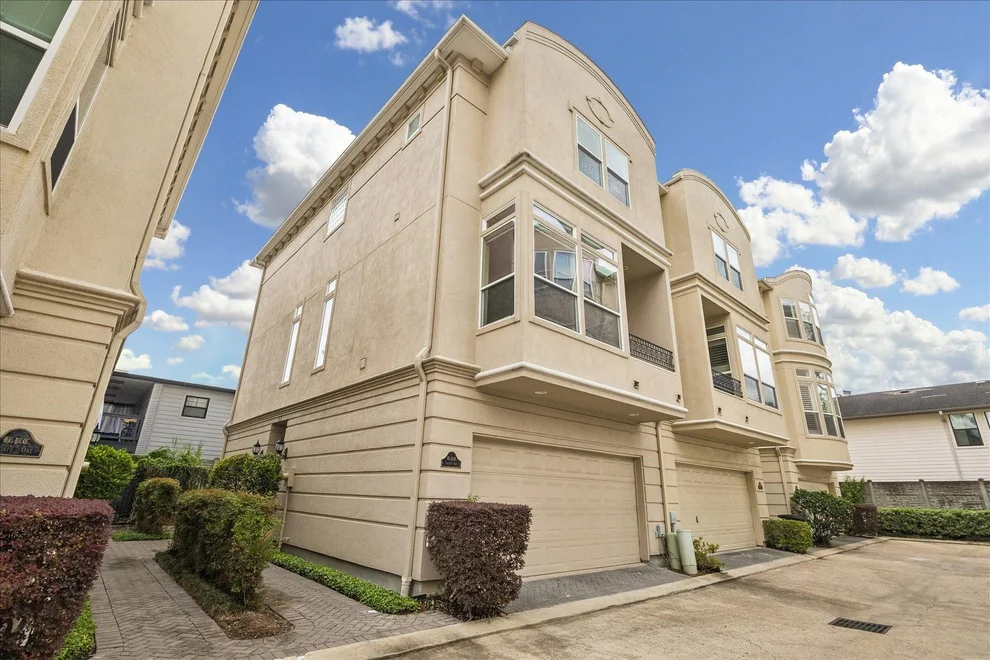 Unit for sale at 1515 Hyde Park Boulevard, Houston, TX 77006