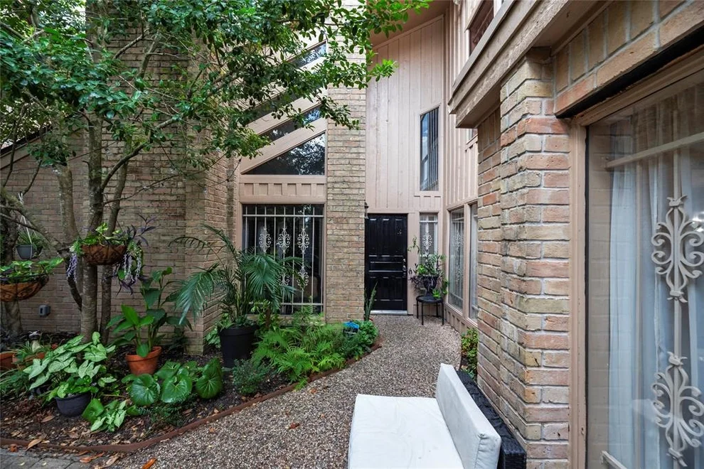 Unit for sale at 103 Old Bridge Lake, Houston, TX 77069