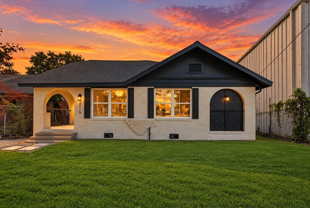 Unit for sale at 211 N Jenkins Street, Houston, TX 77003