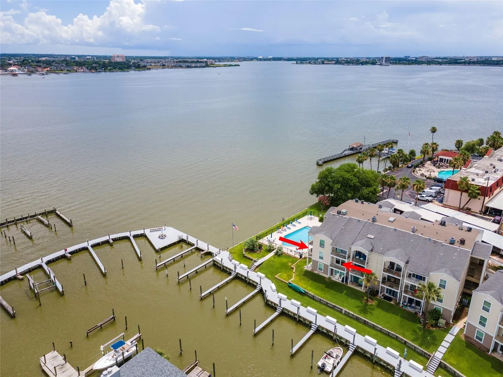 Unit for sale at 200 Yacht Club Lane, El Lago, TX 77586