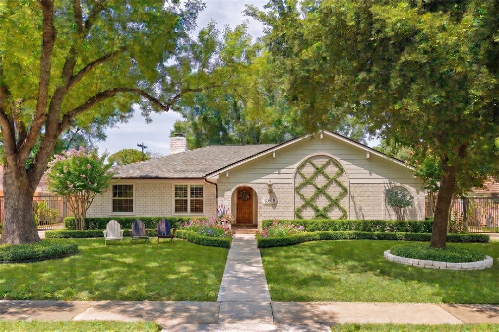 Unit for sale at 10618 Bordley Drive, Houston, TX 77042