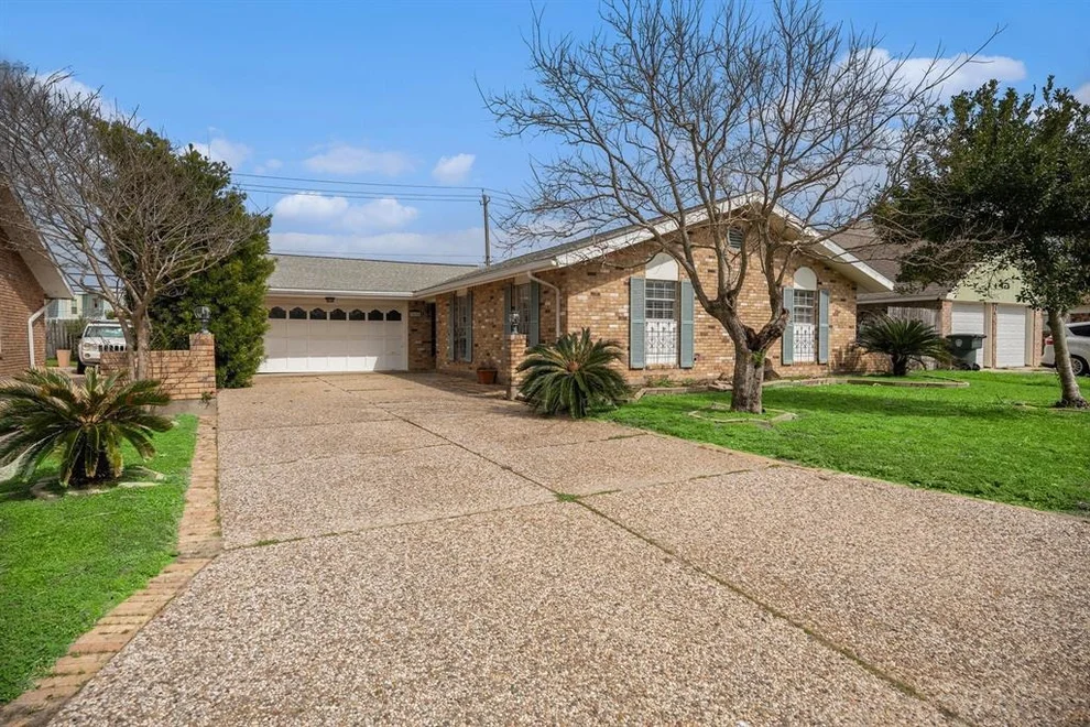 Unit for sale at 3412 Dominique Dr, Galveston, TX 77551