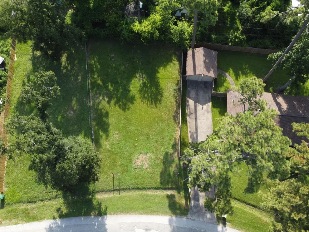 Unit for sale at 10417 Peachtree Street, Houston, TX 77016