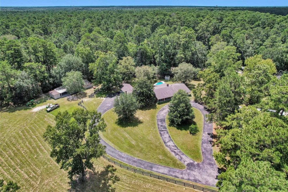 Unit for sale at 10135 Wahrenberger Road, Conroe, TX 77304