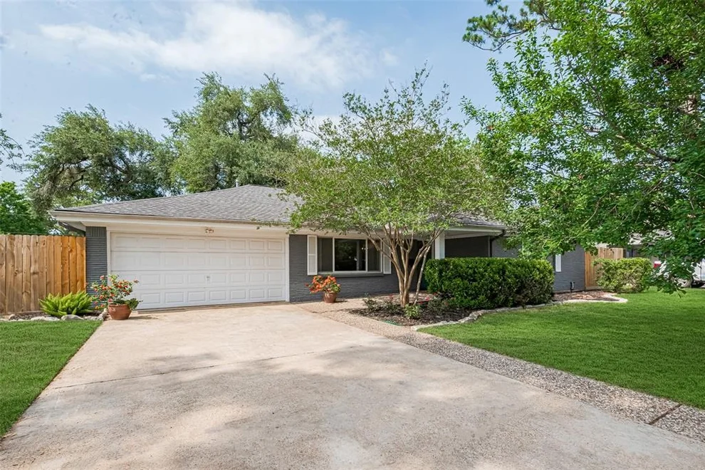 Unit for sale at 10318 Raritan Drive, Houston, TX 77043