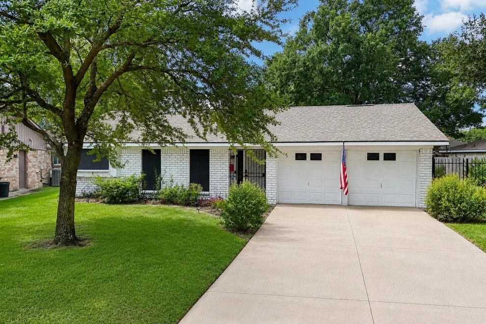 Unit for sale at 6123 Rena Street, Houston, TX 77092