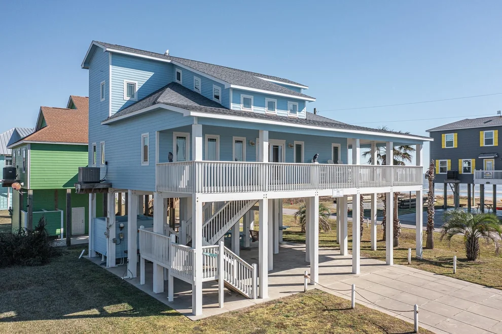 Unit for sale at 1325 Emerald Drive, Crystal Beach, TX 77650