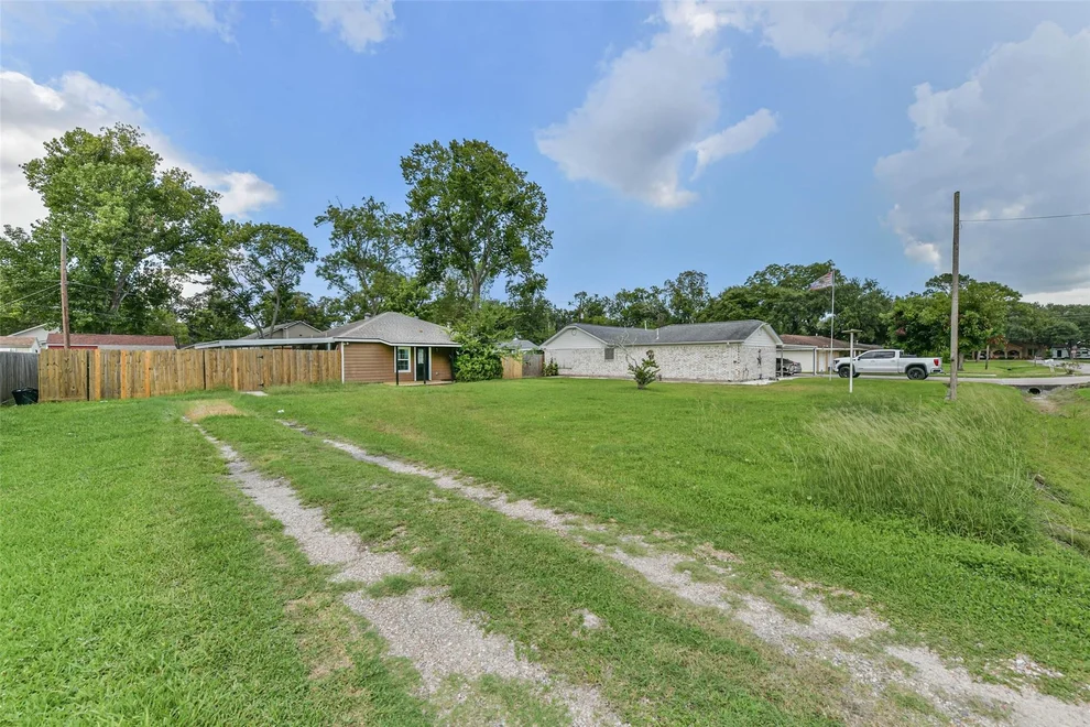 Unit for sale at 11830 15th Street, Santa Fe, TX 77510