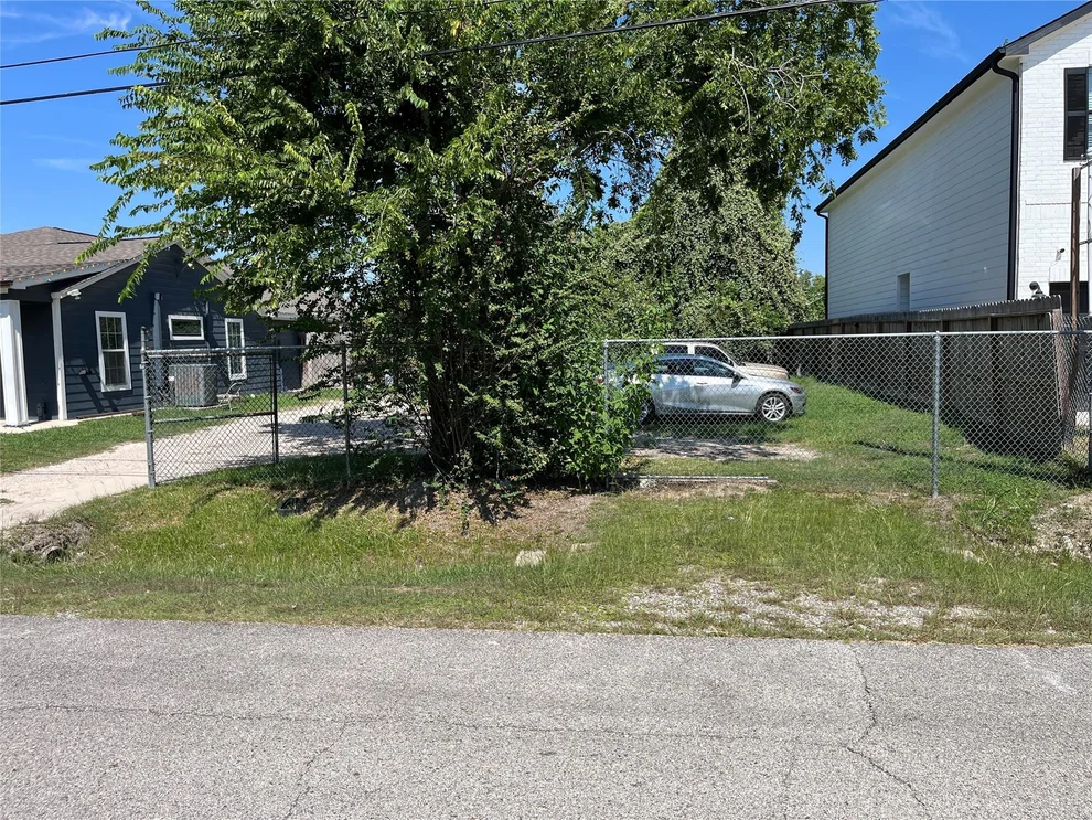 Unit for sale at 7957 Birmingham Street, Houston, TX 77028