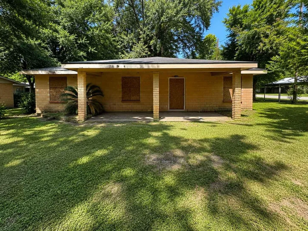 Unit for sale at 111 N Mcmillan Avenue, Kirbyville, TX 75956