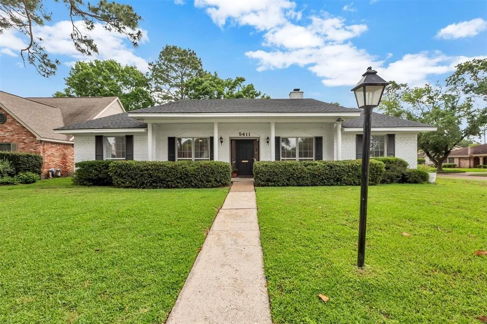 Unit for sale at 9411 Brown Leaf Circle, Houston, TX 77096