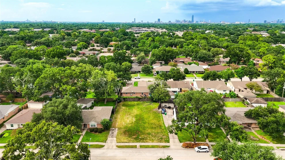 Unit for sale at 5422 Yarwell Drive, Houston, TX 77096