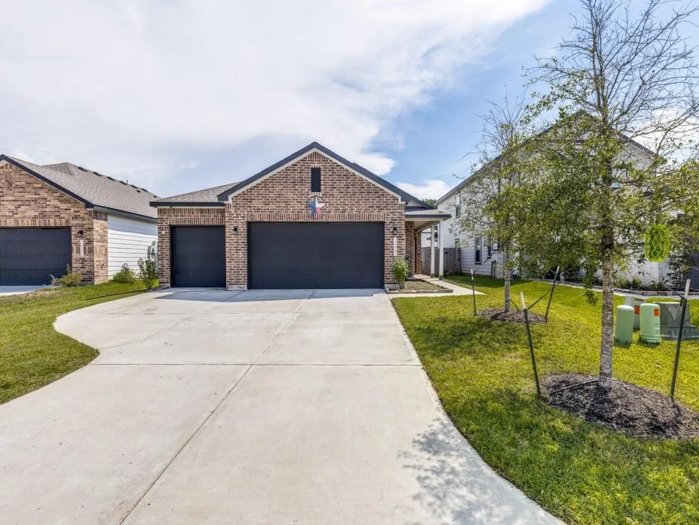 Unit for sale at 16862 Bristle Cone Way, Conroe, TX 77302