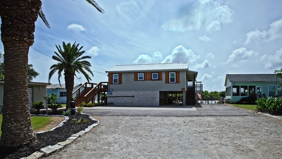 Unit for sale at 43 Pr 670, Matagorda, TX 77457