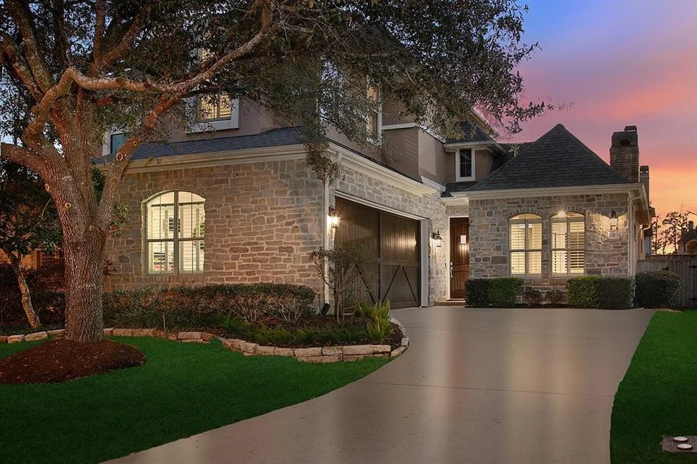 Unit for sale at 7 Heathcote Court, The Woodlands, TX 77380