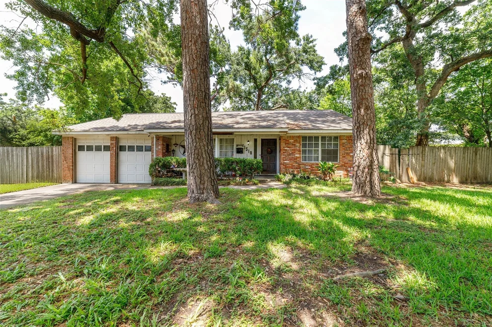 Unit for sale at 1518 Maux Drive, Houston, TX 77043