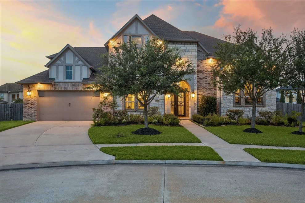 Unit for sale at 2600 Gadston Park Lane, Friendswood, TX 77546