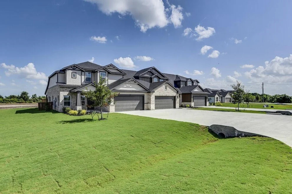 Unit for sale at 6848-6846-6844 Florence, Midlothian, TX 76065