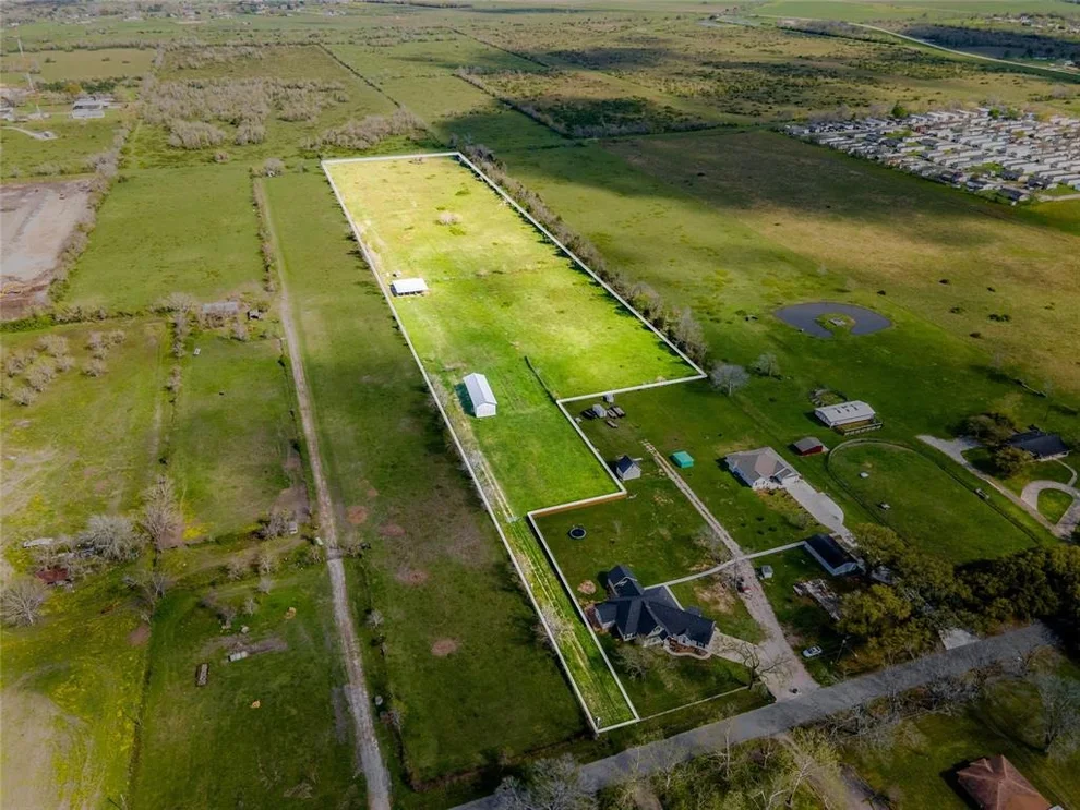 Unit for sale at 2313 N Shanks Road, Angleton, TX 77566